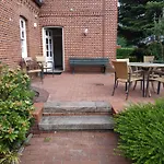 Stoevchen Cafe מלון 3*