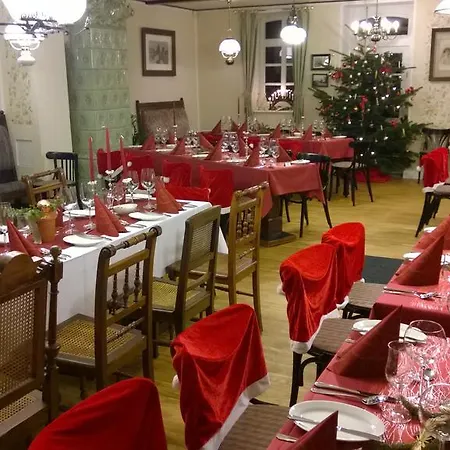 מלון Stoevchen Cafe 3*